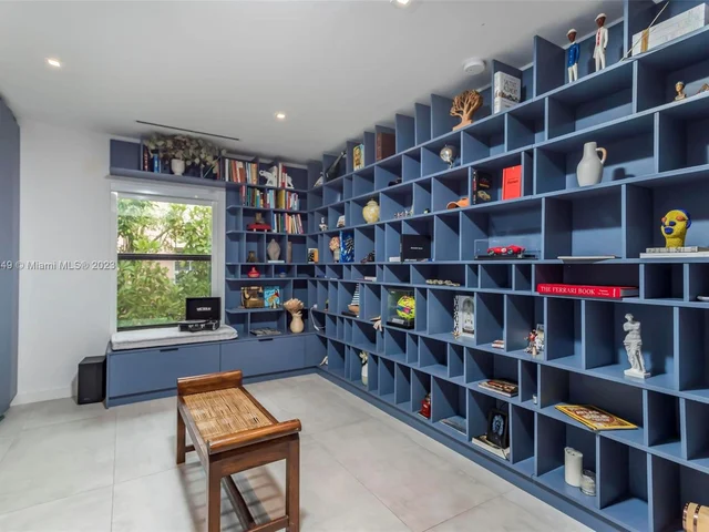 1430 SW 18th St, Miami FL 33145