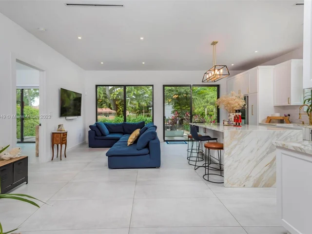 1430 SW 18th St, Miami FL 33145