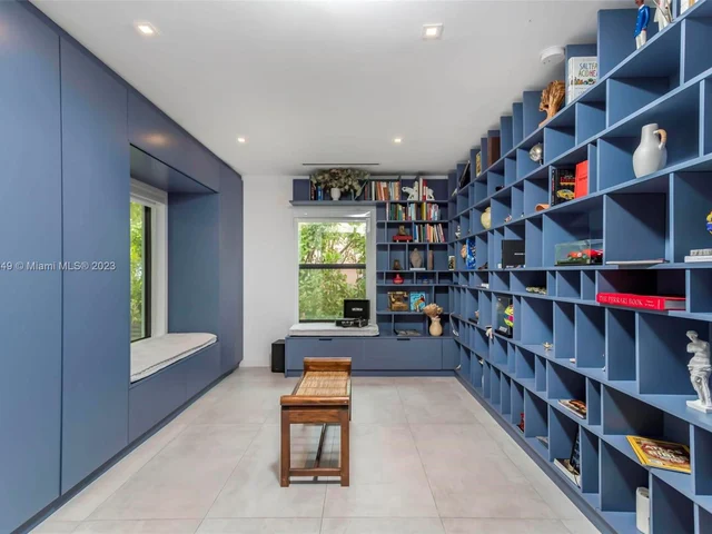 1430 SW 18th St, Miami FL 33145