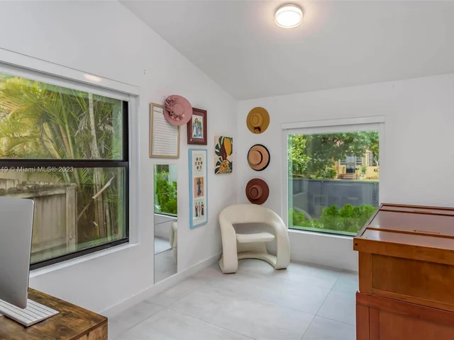 1430 SW 18th St, Miami FL 33145