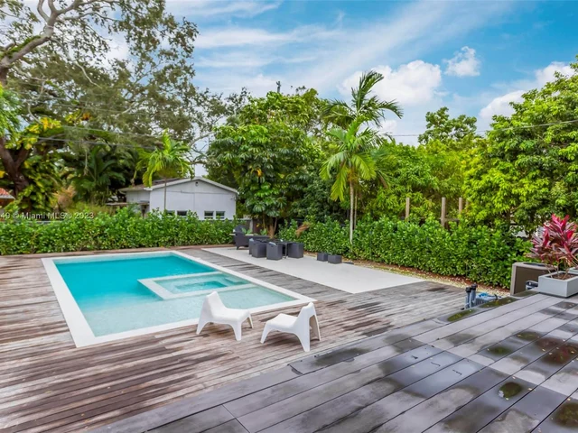 1430 SW 18th St, Miami FL 33145