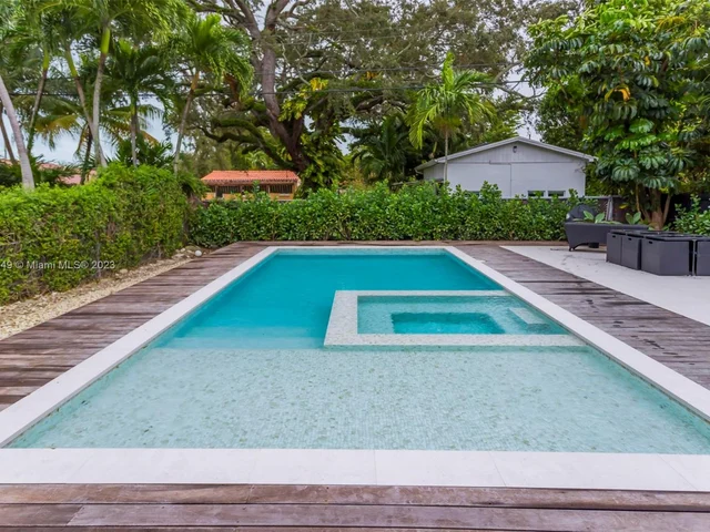 1430 SW 18th St, Miami FL 33145