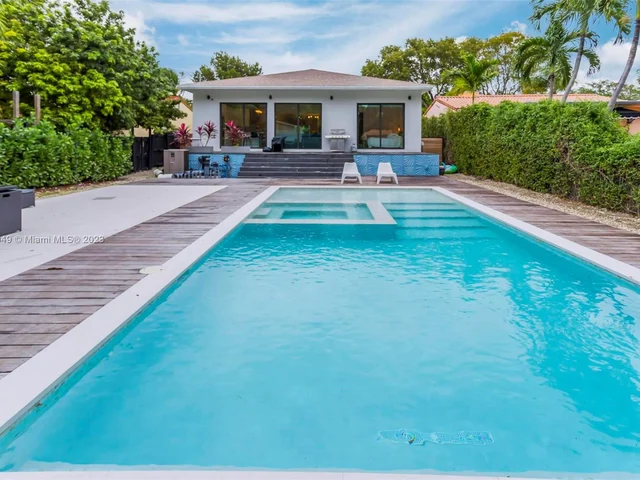 1430 SW 18th St, Miami FL 33145