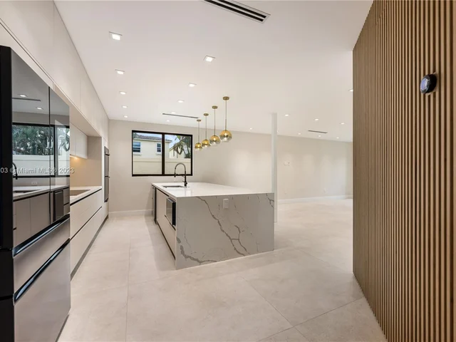 21126 NE 33rd Ave, Aventura FL 33180