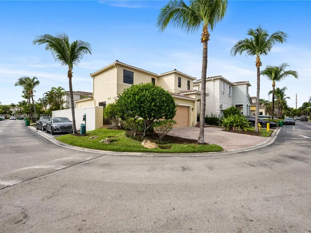 21126 NE 33rd Ave, Aventura FL 33180