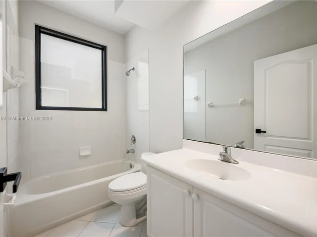 21126 NE 33rd Ave, Aventura FL 33180