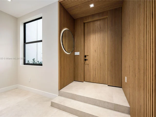 21126 NE 33rd Ave, Aventura FL 33180