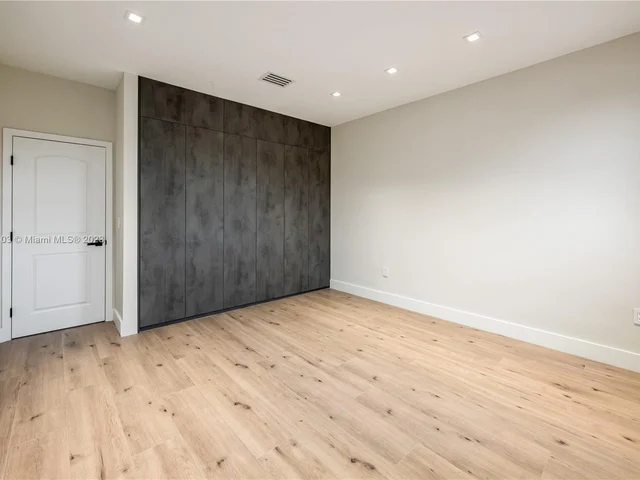 21126 NE 33rd Ave, Aventura FL 33180