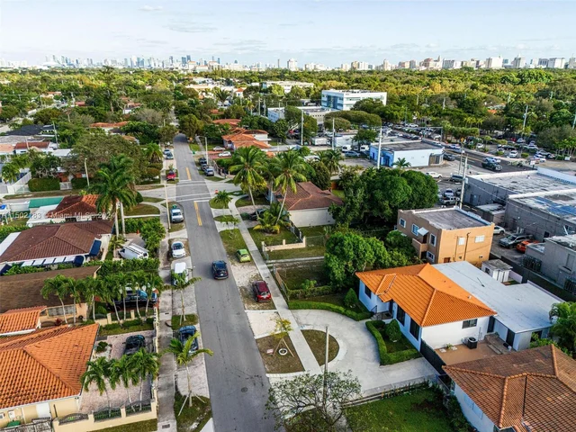 5170 SW 7th St, Miami FL 33134