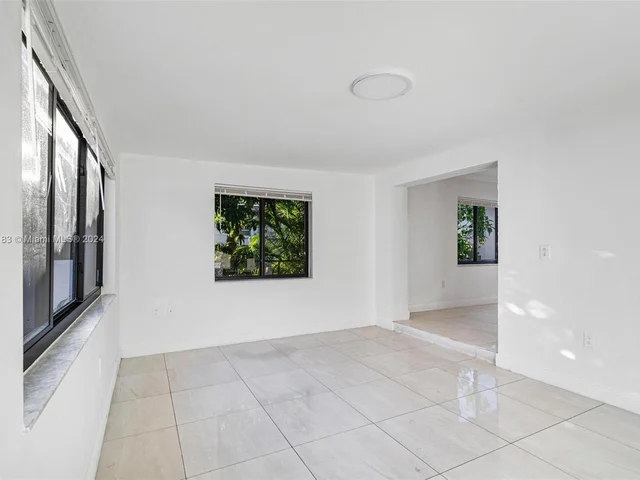 5170 SW 7th St, Miami FL 33134