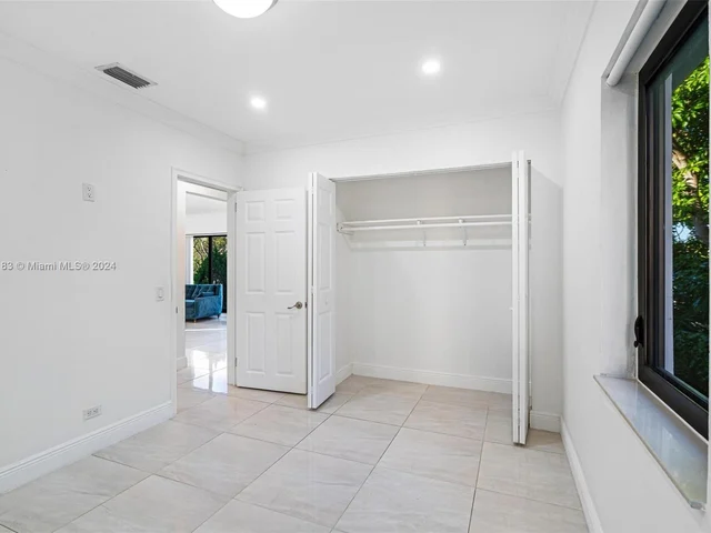 5170 SW 7th St, Miami FL 33134