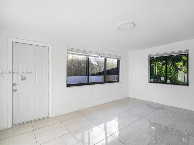 5170 SW 7th St, Miami FL 33134