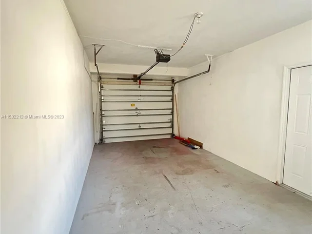 2005 N Park Rd, Hollywood FL 33021