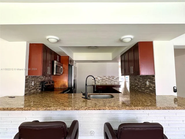 2005 N Park Rd, Hollywood FL 33021