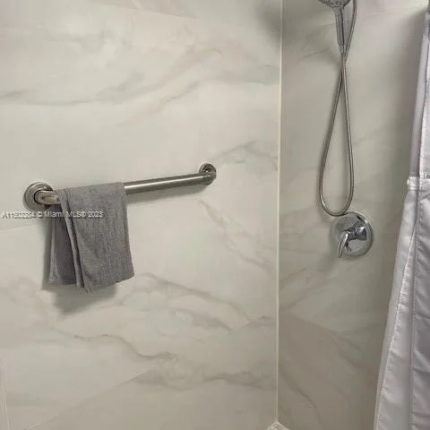 286 Racquet Club Rd # 201, Weston FL 33326