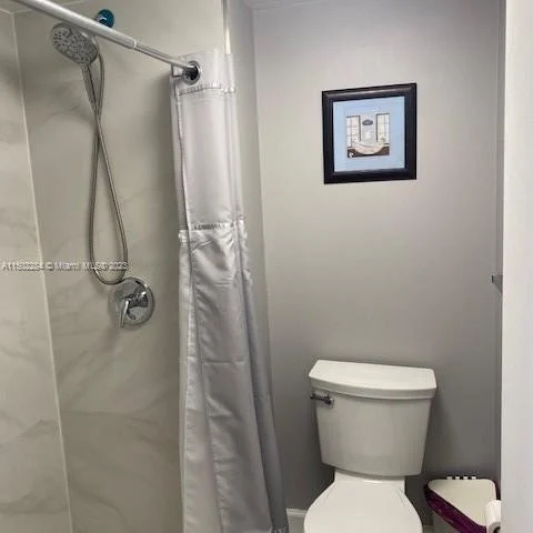 286 Racquet Club Rd # 201, Weston FL 33326