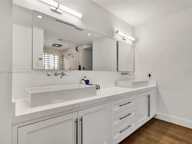 2802 Prairie Ave, Miami Beach FL 33140