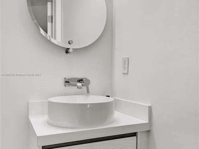 2802 Prairie Ave, Miami Beach FL 33140