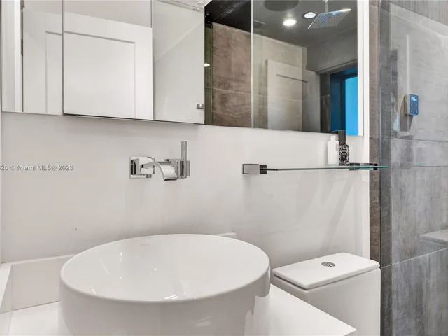 2802 Prairie Ave, Miami Beach FL 33140