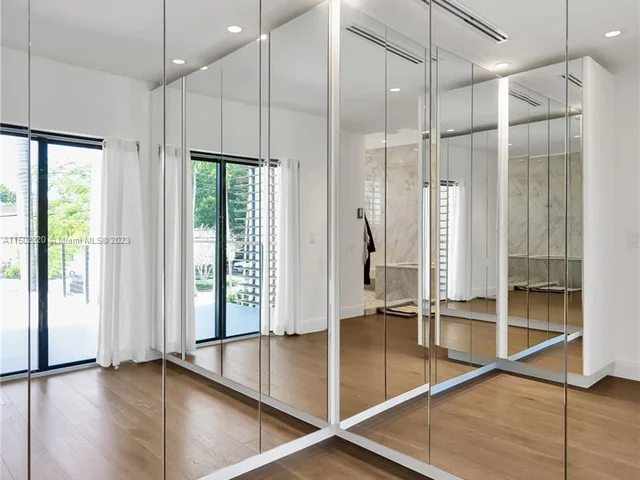 2802 Prairie Ave, Miami Beach FL 33140