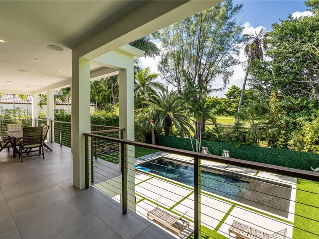 2802 Prairie Ave, Miami Beach FL 33140