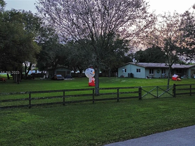 13670 SW 36th Ct, Davie FL 33330