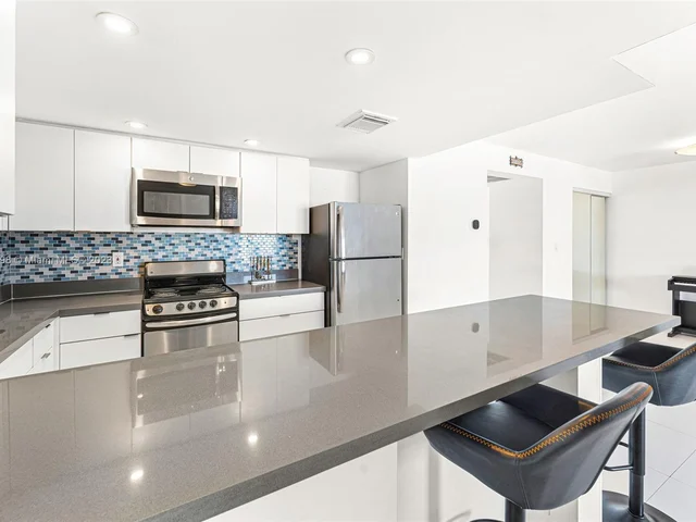 1800 Collins Ave # 12B, Miami Beach FL 33139