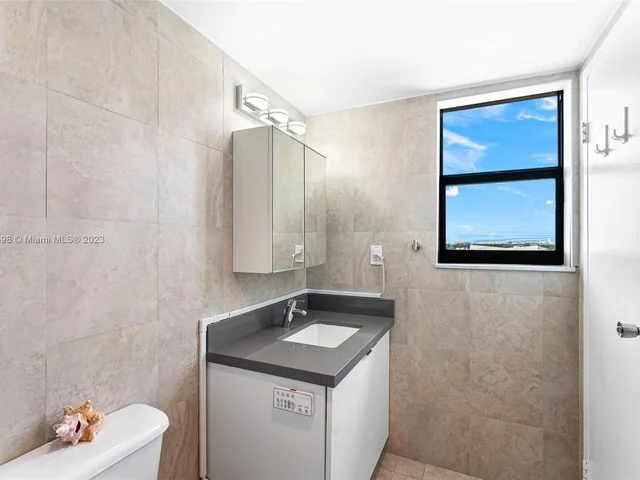 1800 Collins Ave # 12B, Miami Beach FL 33139