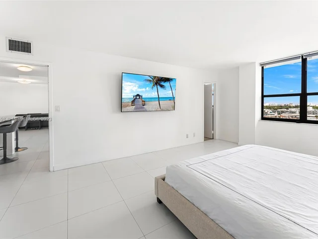 1800 Collins Ave # 12B, Miami Beach FL 33139