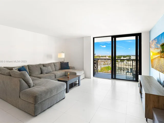 1800 Collins Ave # 12B, Miami Beach FL 33139