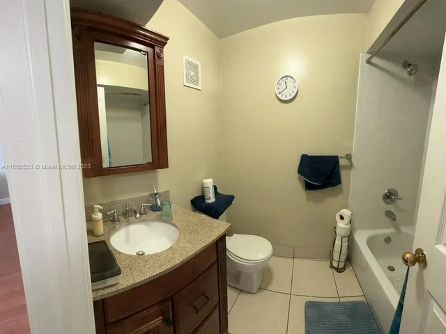 2916 NW 55th Ave # 2D, Lauderhill FL 33313