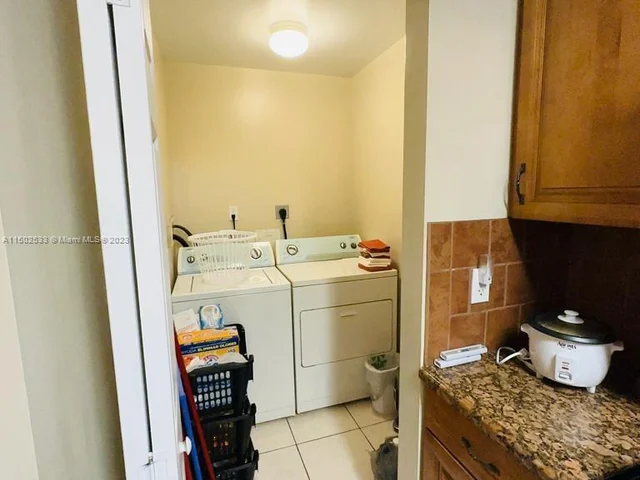 2916 NW 55th Ave # 2D, Lauderhill FL 33313