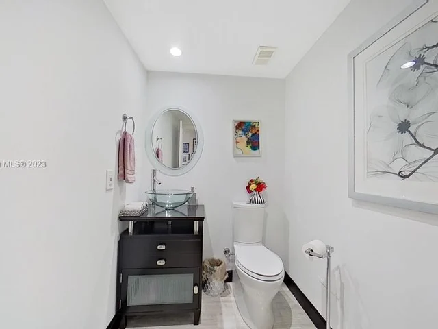 1000 W Island Blvd # 1202, Aventura FL 33160