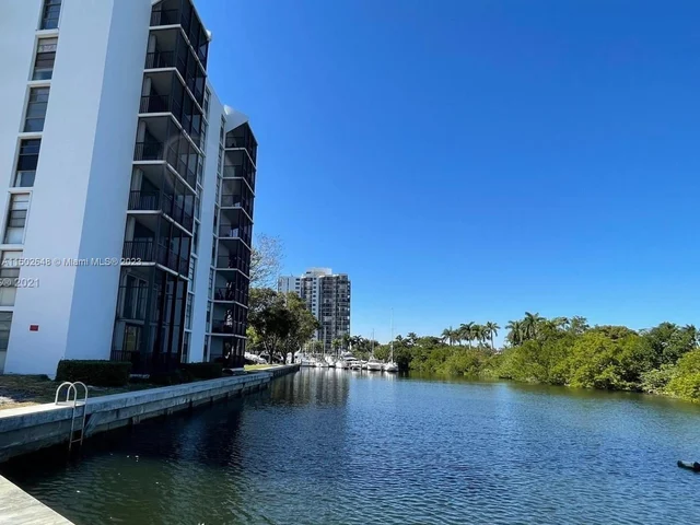 3401 N Country Club Dr # 117, Aventura FL 33180