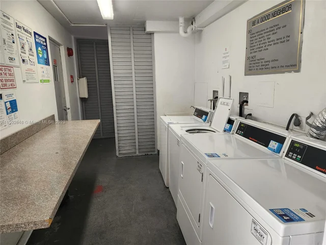 3401 N Country Club Dr # 117, Aventura FL 33180