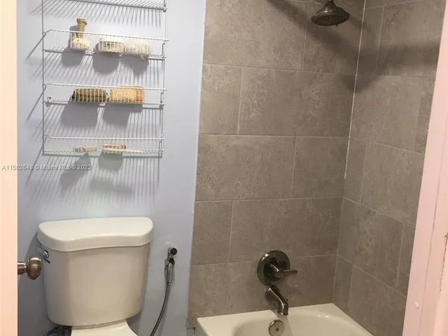 3401 N Country Club Dr # 117, Aventura FL 33180