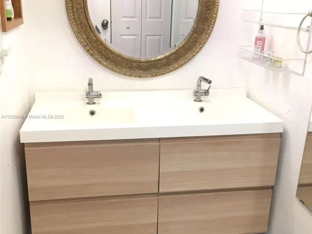 3401 N Country Club Dr # 117, Aventura FL 33180