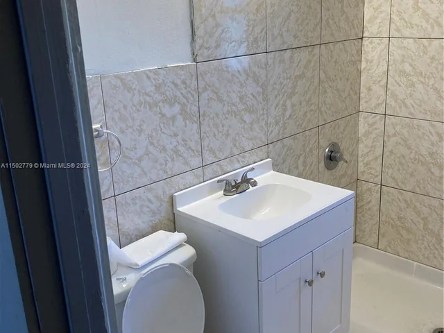 16001 NW 17th PL, Miami Gardens FL 33054