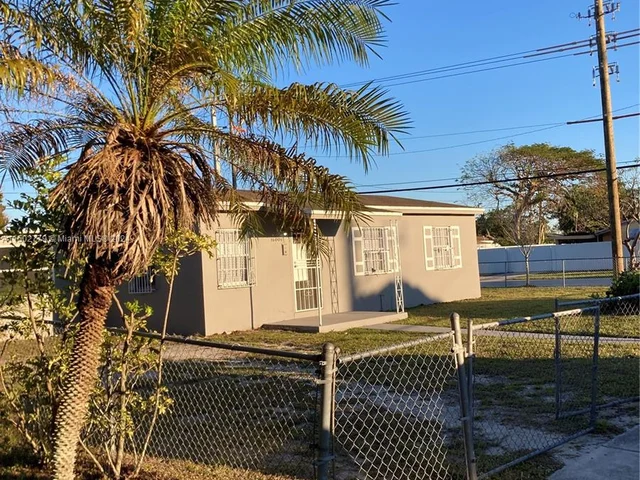 16001 NW 17th PL, Miami Gardens FL 33054