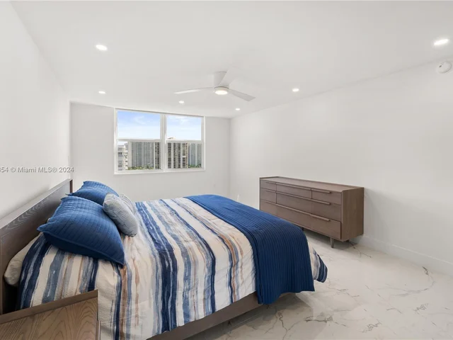 2801 NE 183rd St # 2116W, Aventura FL 33160