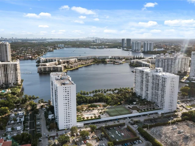 2801 NE 183rd St # 2116W, Aventura FL 33160