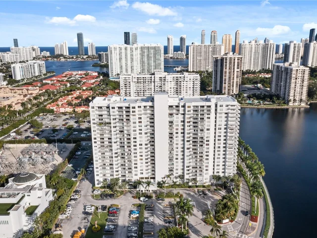 2801 NE 183rd St # 2116W, Aventura FL 33160