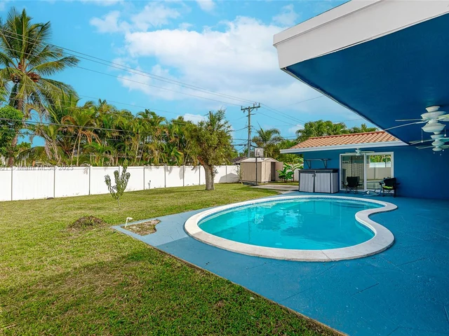 28 SW 9th Ave, Boca Raton FL 33486