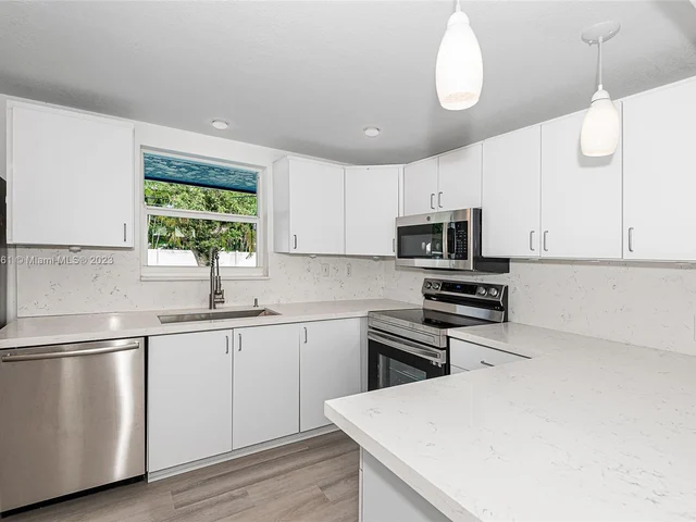 28 SW 9th Ave, Boca Raton FL 33486