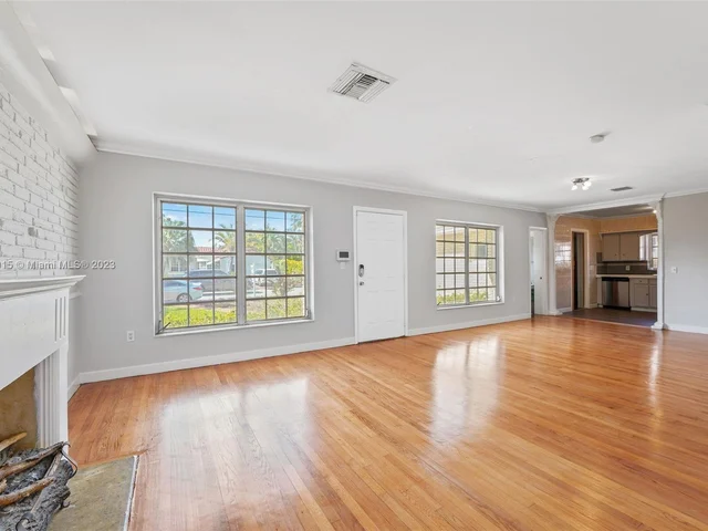 9233 Carlyle Ave, Surfside FL 33154