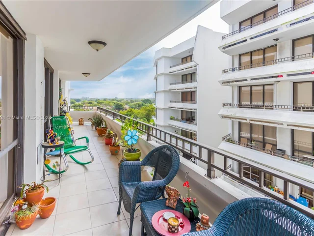 13951 Kendale Lakes Cir # 707A, Miami FL 33183