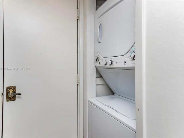 13951 Kendale Lakes Cir # 707A, Miami FL 33183