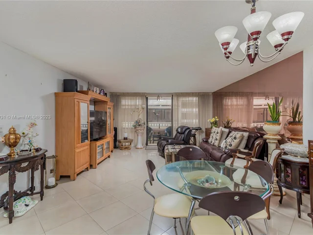 13951 Kendale Lakes Cir # 707A, Miami FL 33183