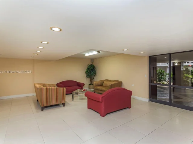 13951 Kendale Lakes Cir # 707A, Miami FL 33183