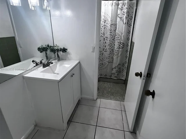 5050 NW 7th St # 505, Miami FL 33126